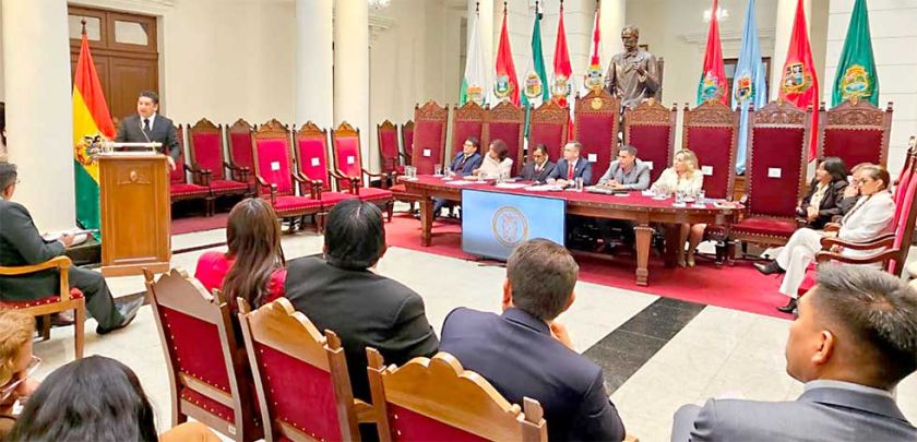 Judiciales advierten con paro y Gobierno plantea dialogar
