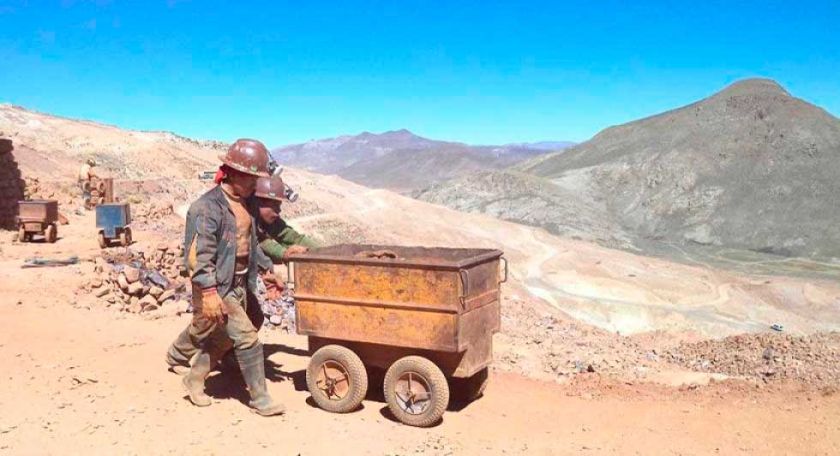 Defensor del Pueblo busca evitar el trabajo infantil en las minas