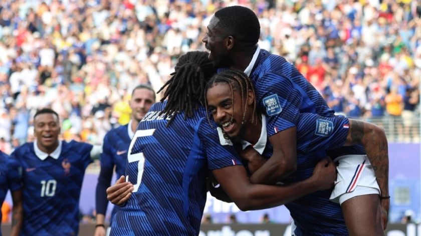 Francia golea a Suecia y se cita con Paraguay en los octavos de final