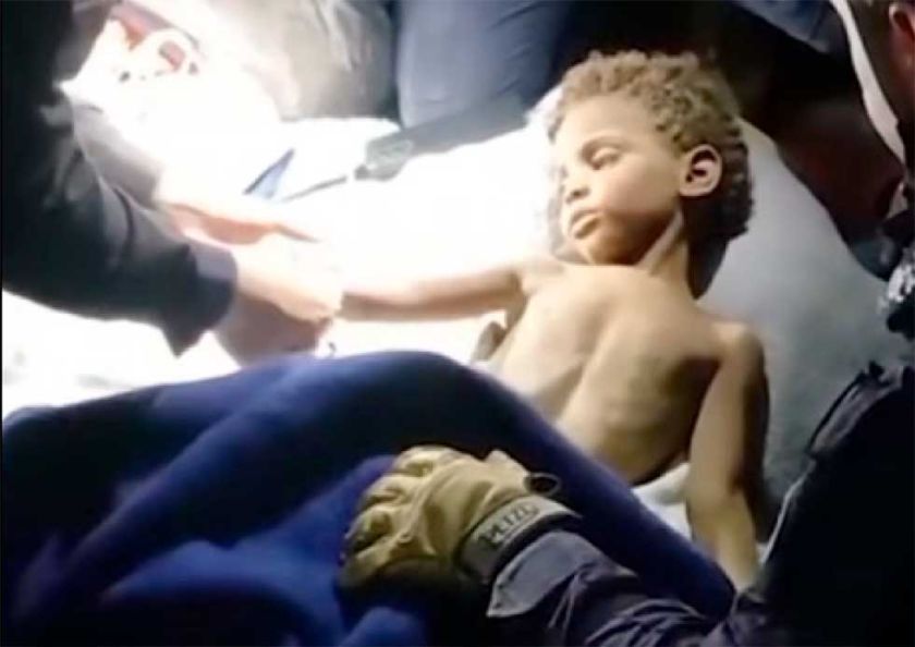 Venezuela: Rescatan a niño tras casi seis días atrapado