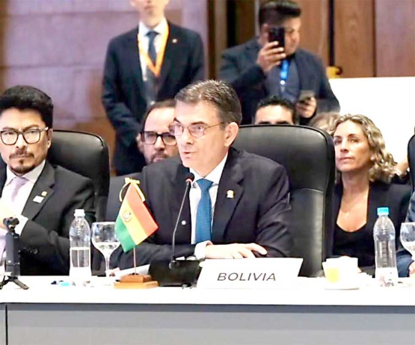 Paz: Las democracias de la región están en peligro