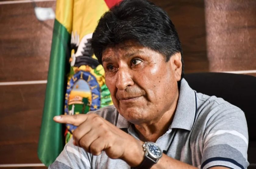 Evo Morales critica la importación privada de combustibles