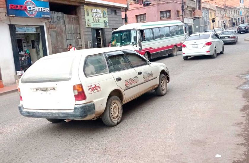 Choferes denuncian que solo 40% del parque automotor está en servicio