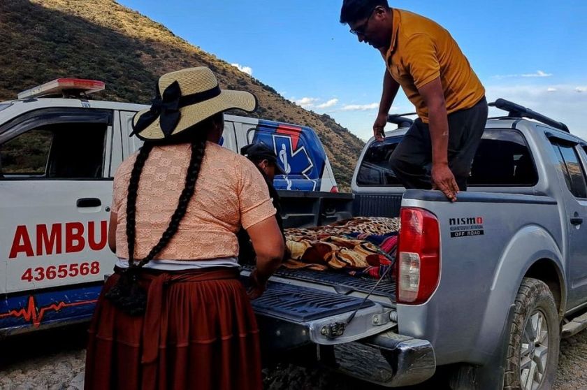 Cochabamba: Nueve personas fallecen tras minibús se embarrancara en carretera