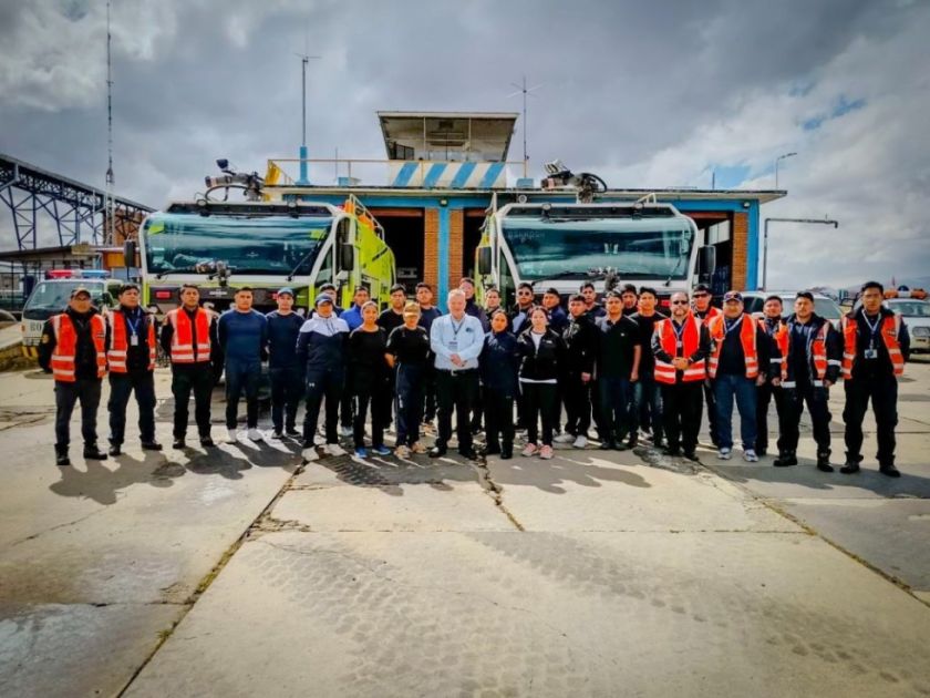 NAABOL inicia la formación de nuevos bomberos aeronáuticos