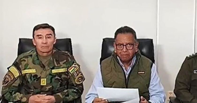 Ministro Oviedo afirma que hallazgo de armamento en Viru Viru llegó desde EEUU