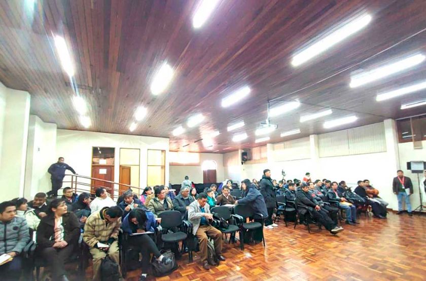Advierten que algunas escuelas aún pierden a su población escolar
