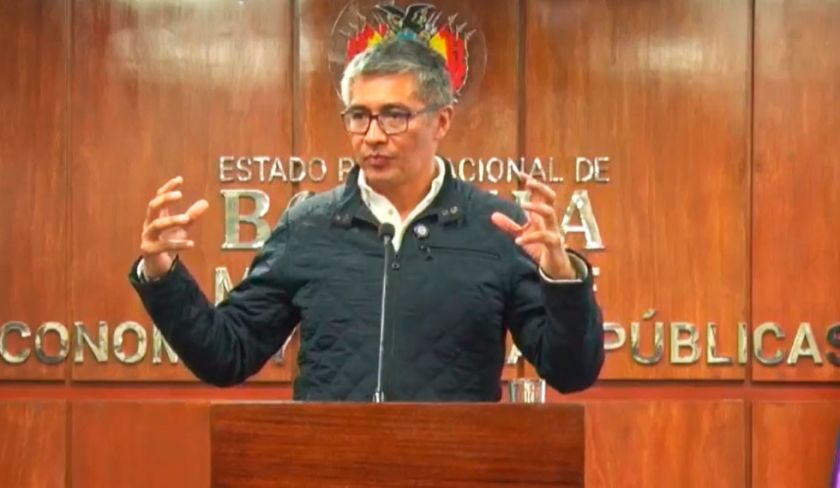 Ministro de Economía asegura que el dólar se estabilizará o caerá las siguientes semanas