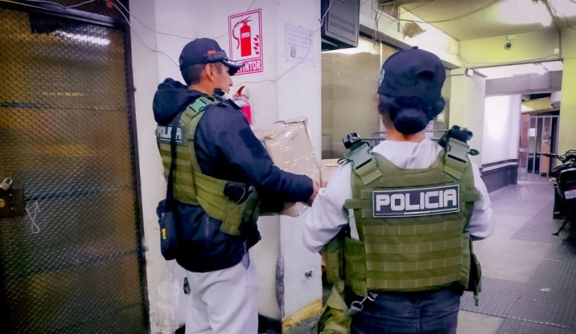 La Paz: Correos detecta sospechosa encomienda con destino a Asia