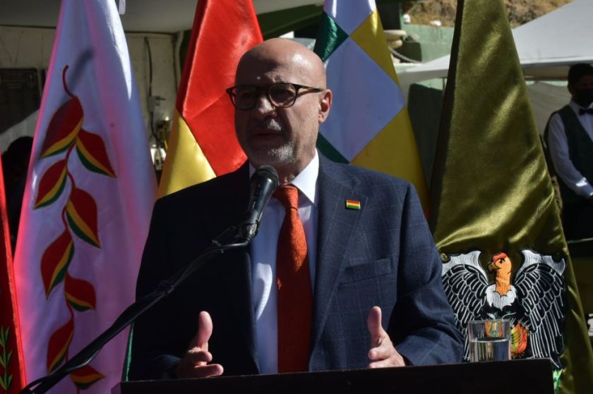Gobierno atribuye demora en leyes estructurales a los bloqueos