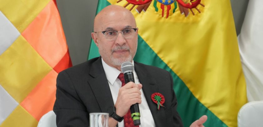 Empresas estatales tendrán que presentar plan bajo tuición de ministerios