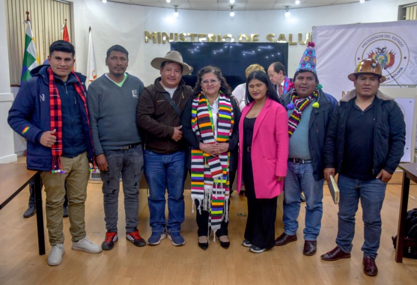 Ministra de Salud se reunió con autoridades y responsables de salud en Chayanta