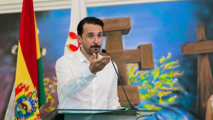 Gobernador de Santa Cruz lamenta el daño causado al sector maderero 