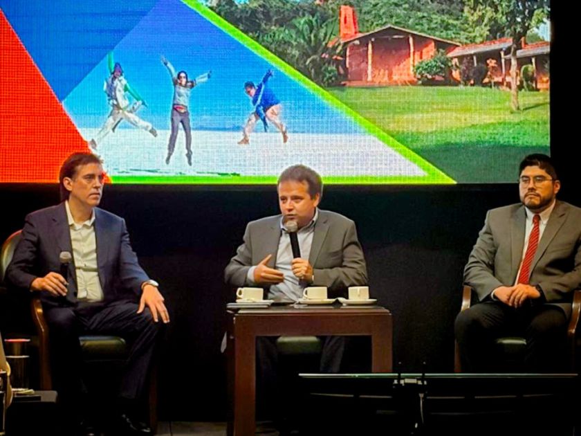 Ministro Zamora plantea una agenda enfocada en el turismo