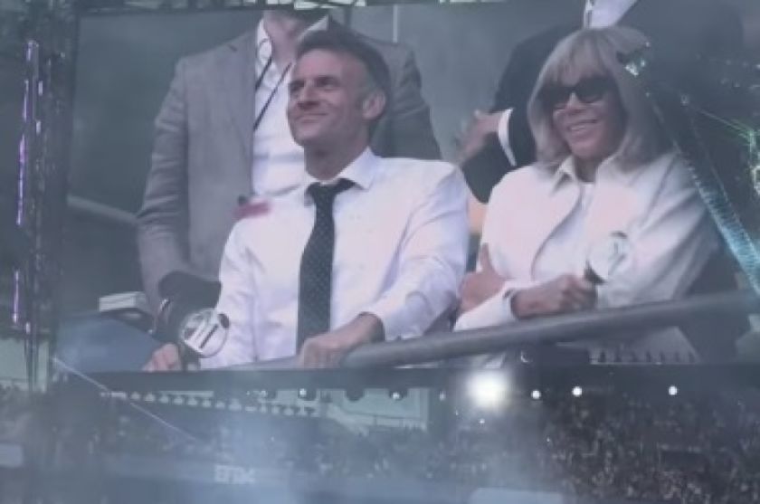 El presidente de Francia asistió al concierto de BTS en Paris