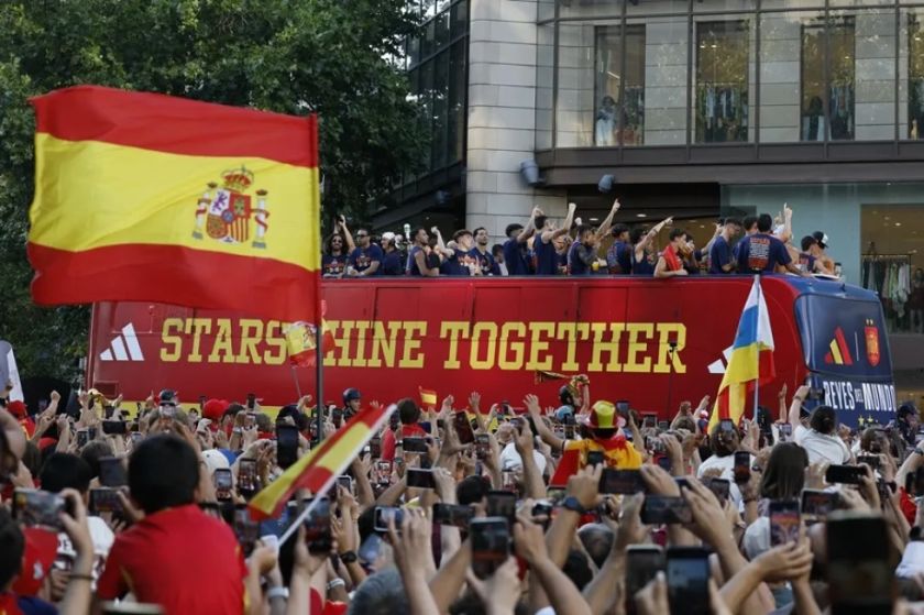 Empieza el recorrido de la selección española por Madrid para celebrar el Mundial