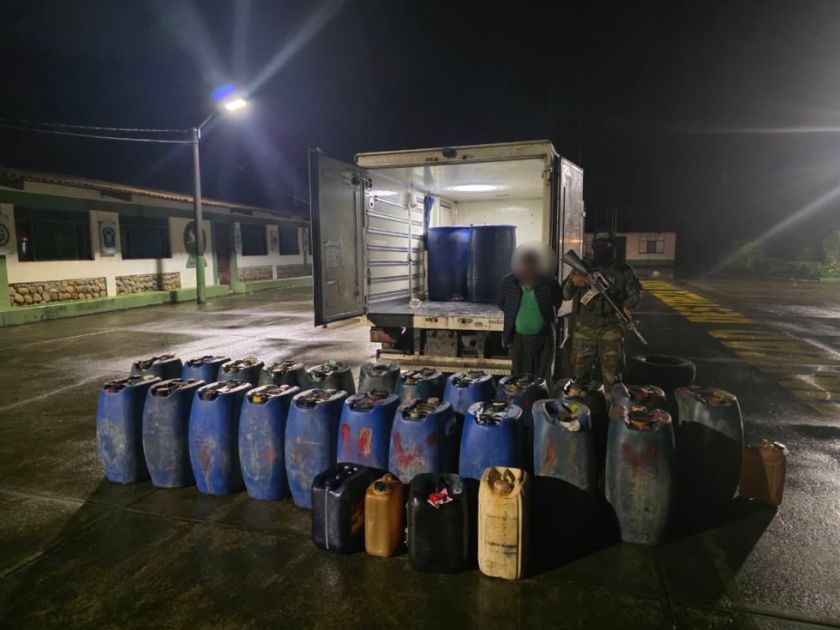 Villa Tunari: Decomisan más de 1.700 litros de combustible transportados de manera ilegal