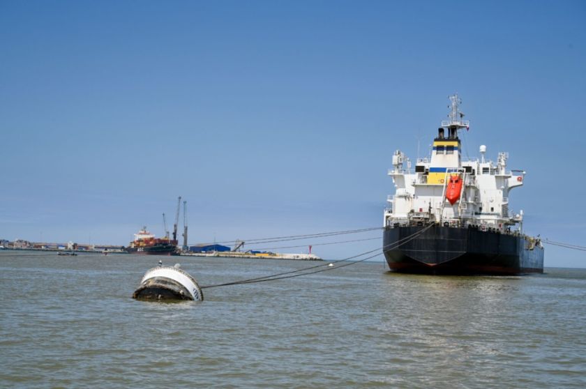 YPFB inicia descarga de diésel en Arica y moviliza 48 millones de litros hacia Bolivia