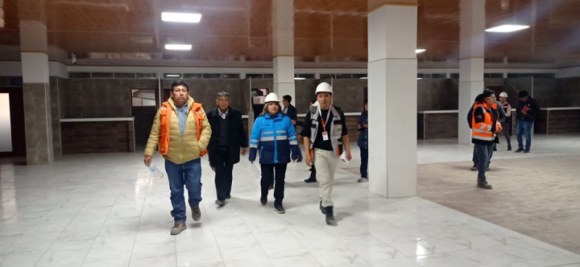 Gobernación recibe el mercado Chuquimia y se acerca su funcionamiento