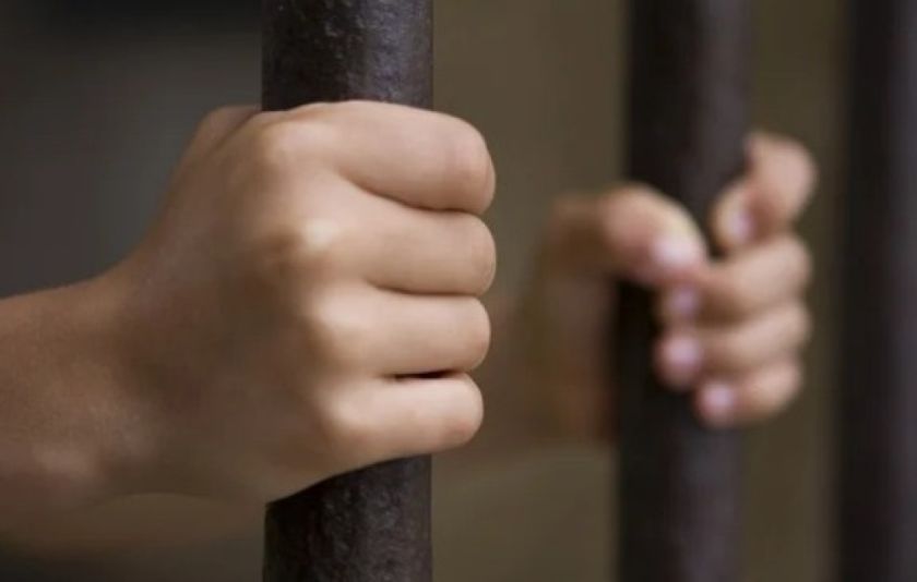 Santa Cruz: Veterinario es acusado de abusar de adolescente