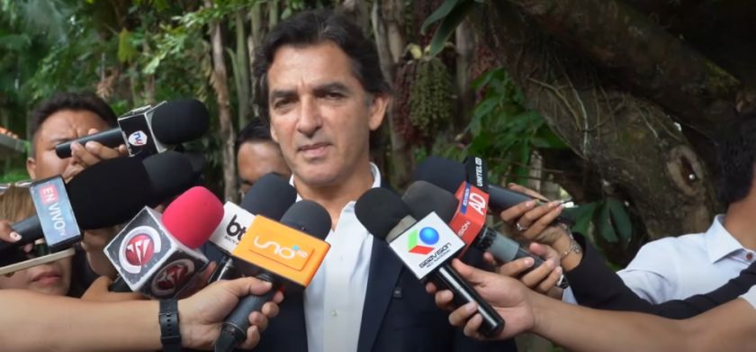 Alcalde de Santa Cruz anuncia destituciones y descuentos por el paro del sector salud