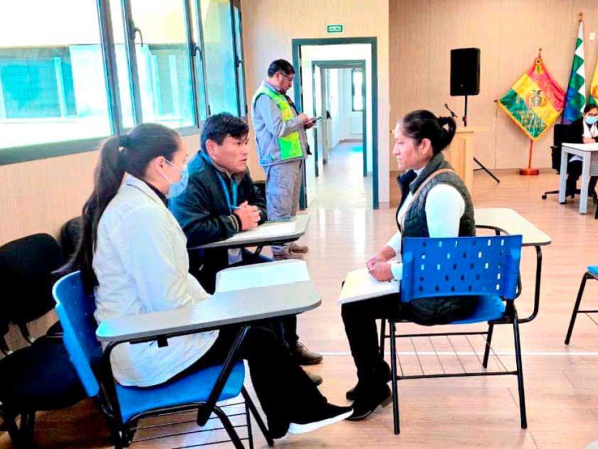 Entrevistan a postulantes para el hospital Natalini