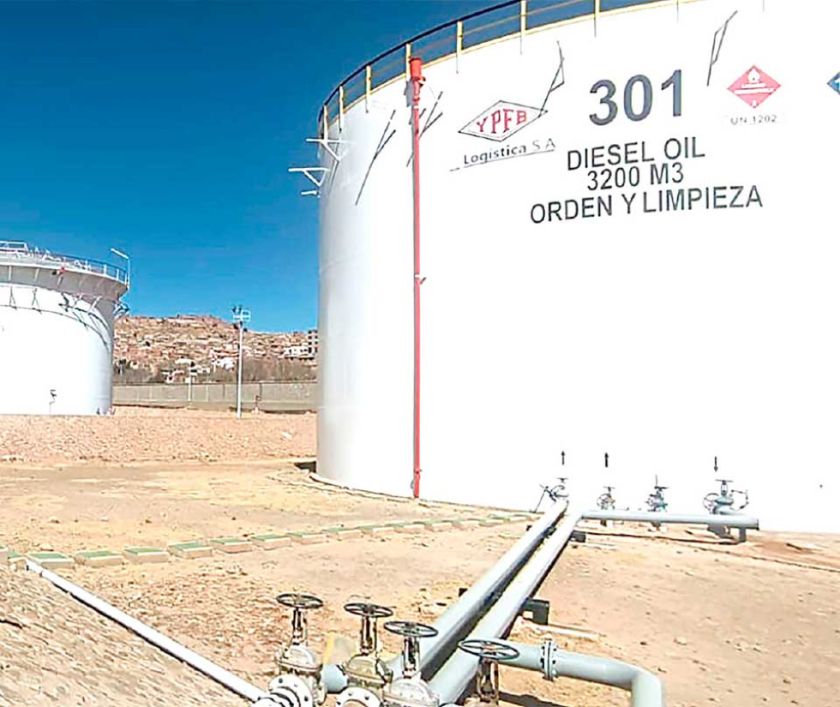 Descargan 48 millones de litros de diésel en Arica