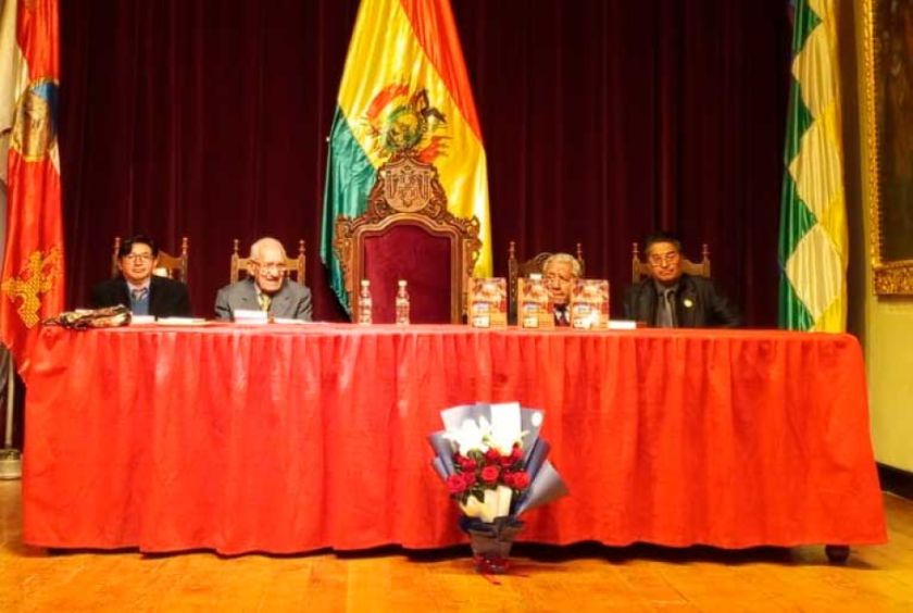 Presentan el libro "¡¡Potosí!! de la opulencia al abandono"