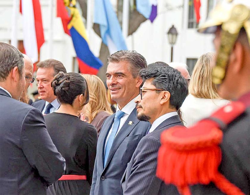 Fujimori y Paz deciden  fortalecer el puerto de Ilo