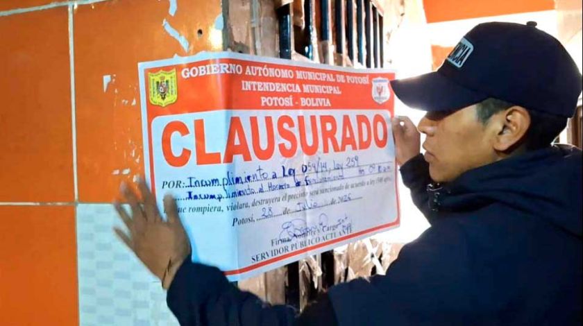 Intendencia Municipal clausura karaoke por atención fuera de horario establecido 