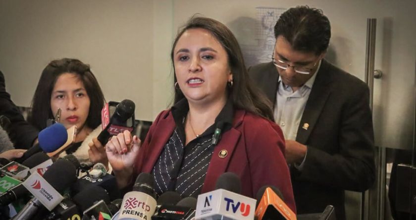 Plantean descentralizar trámites de matrícula profesional de médicos