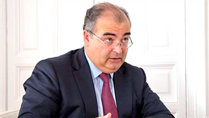 Juez pide a bancos datos de cuentas de Zapatero, sus hijas y su secretaria