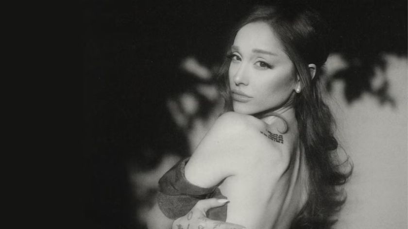 Ariana Grande estrena nuevo Álbum "Petal"