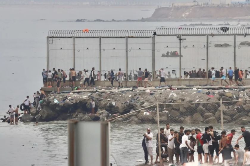 España: Estima 50.000 migrantes que entraron en Ceuta retornaron a Marruecos