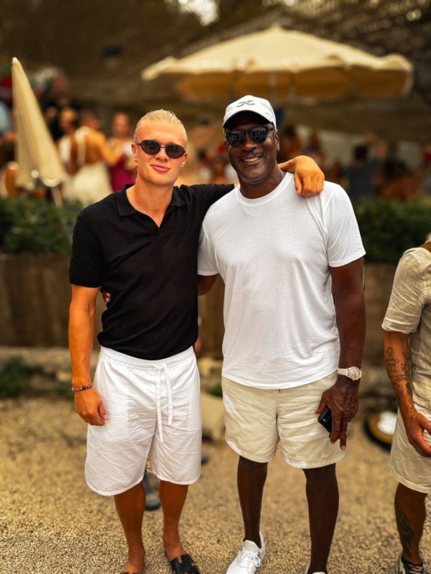 Erling Haaland sorprendió a sus fanáticos al posar con Michael Jordan