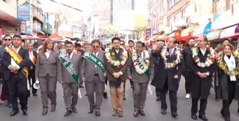 La Paz inicia la festividad del Señor Jesús del Gran Poder con el desfile de autoridades