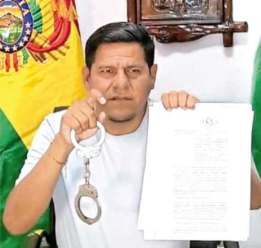 Diputado advierte con aprehender a Sokol