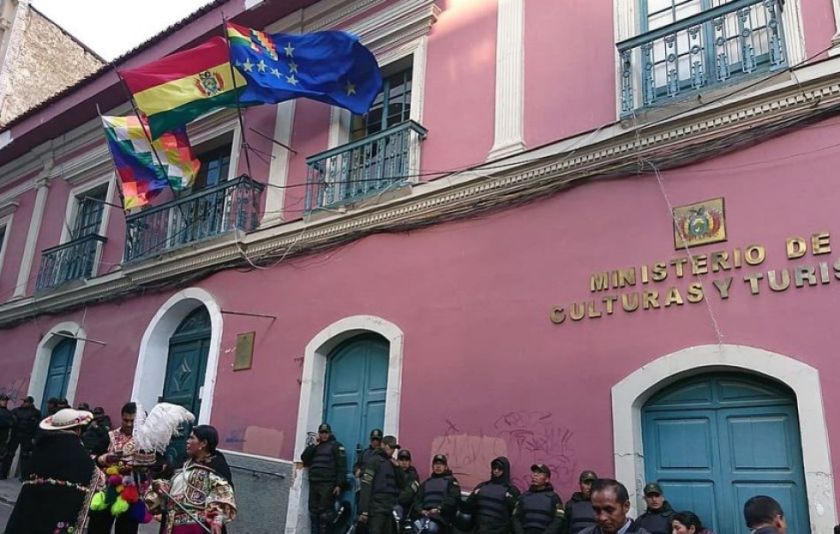 Advierten que eliminación del Ministerio de Culturas es un retroceso 