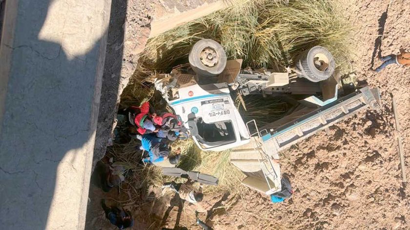 Un motociclista queda gravemente herido tras choque con una volqueta 