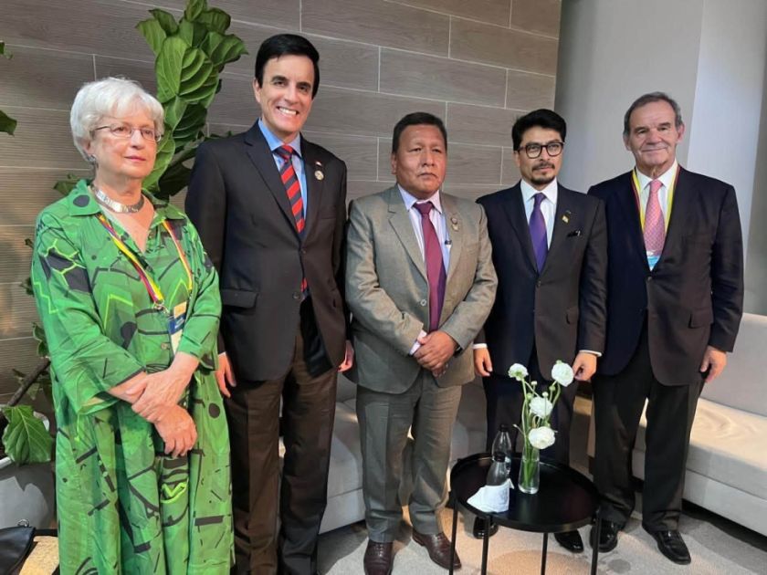 Canciller de Bolivia participa en la investidura de Abelardo de la Espriella como presidente de Colombia