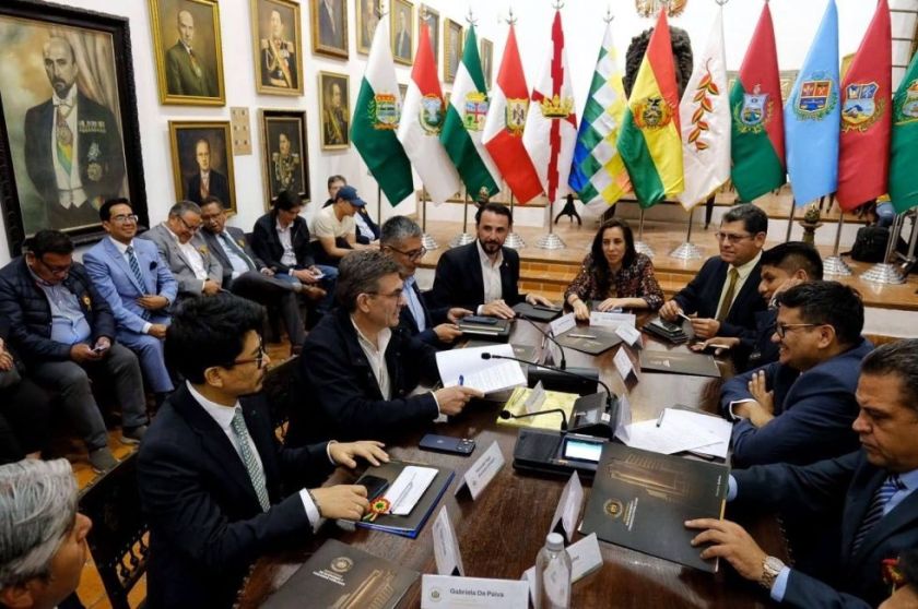 Luis Revilla afirma que se instalará mesas técnicas esta semana para redactar ley de aplicación del 50-50