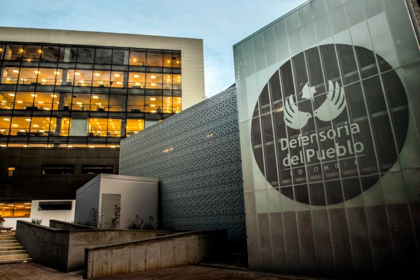 La Defensoría de Colombia pide prevenir una escalada de violencia tras la ola de ataques con explosivos