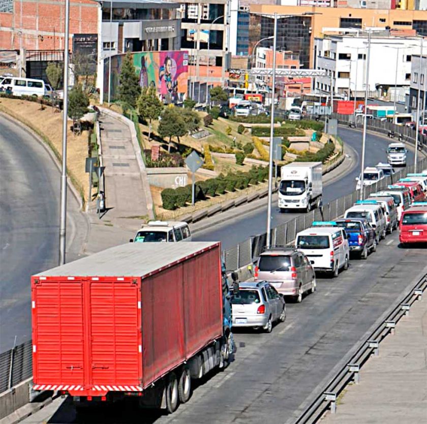 Falta de diésel vuelve a generar largas filas