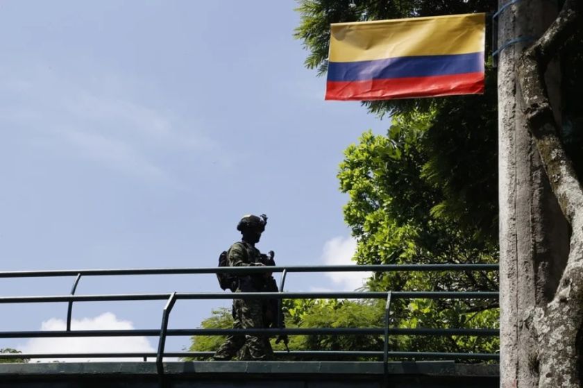Colombia registra varios ataques con explosivos a un día de la investidura de De la Espriella