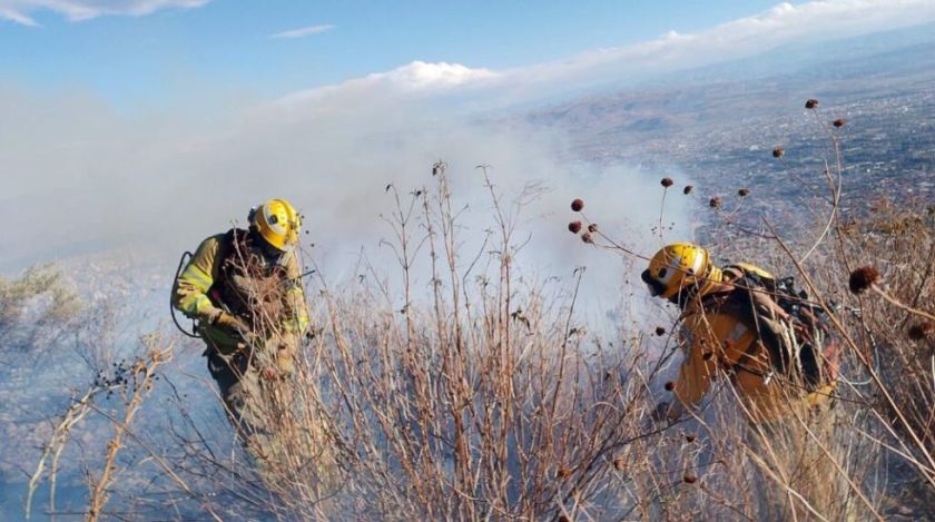 Incendio en el Parque Nacional Tunari afecta viviendas, animales y sembradíos