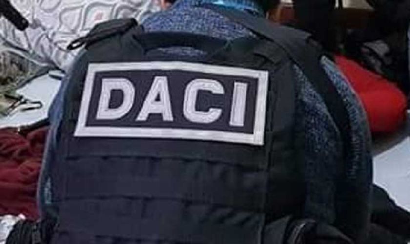 La Paz: Condenan a ocho años de prisión a cuatro policías por extorsión