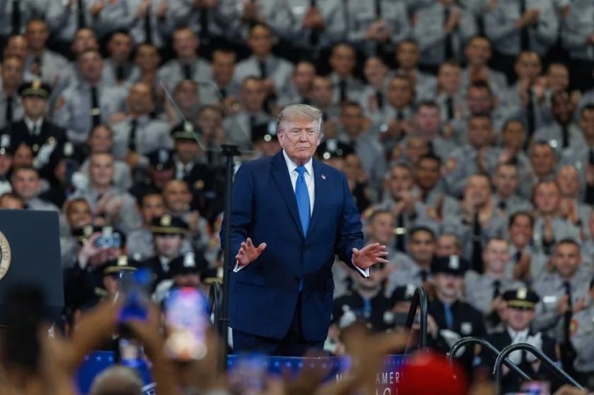 Trump dice que declarará el estrecho de Ormuz «territorio de Estados Unidos»
