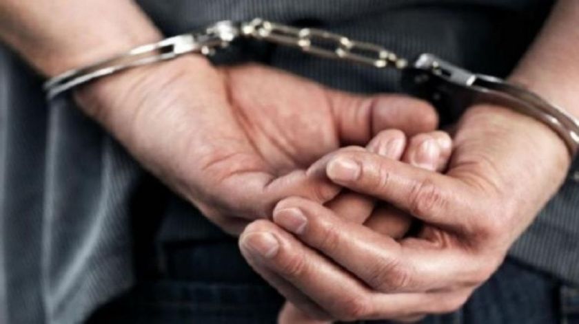 Detienen a exfuncionario de la Alcaldía de Viacha que ofrecía cargos en el Sedes de La Paz