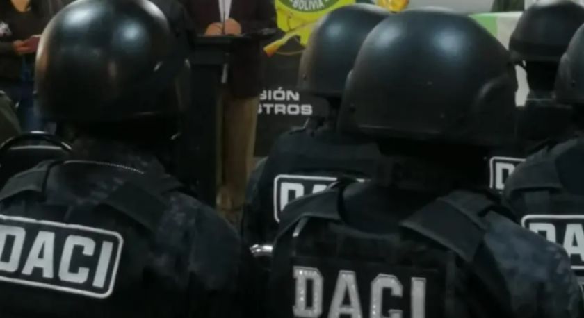 Sentencian a 8 años a efectivos policiales por extorsión 