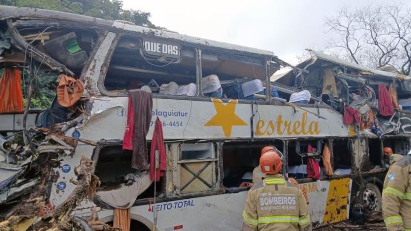 Brasil: Trágico accidente de autobús deja diez personas fallecidas